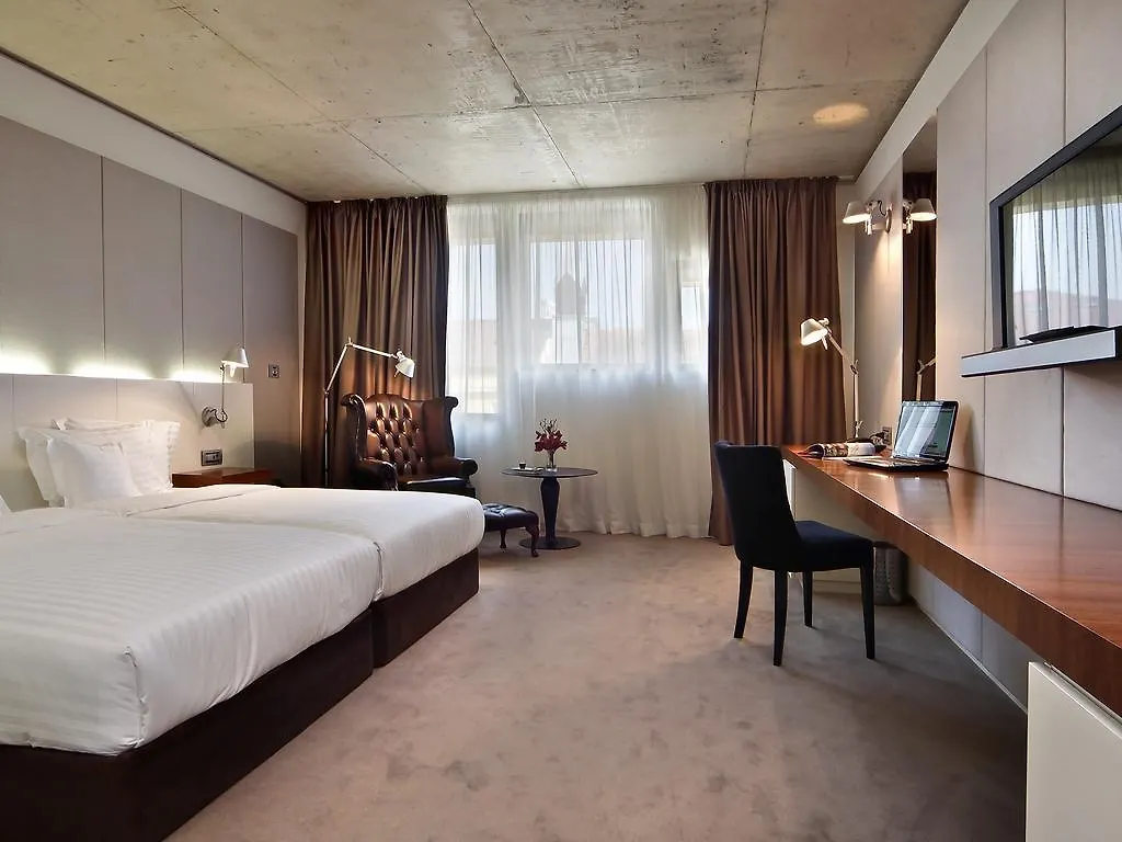 Graffit Gallery Design Hotel Varna